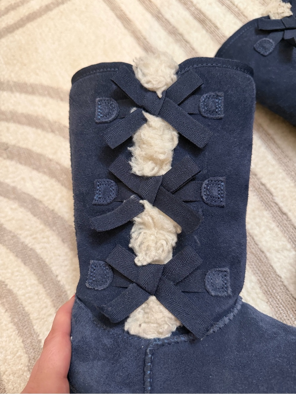 Koolaburra by UGG Girls Navy Triple Bow Faux Fur Boots - Size 13 - Picture 4 of 8